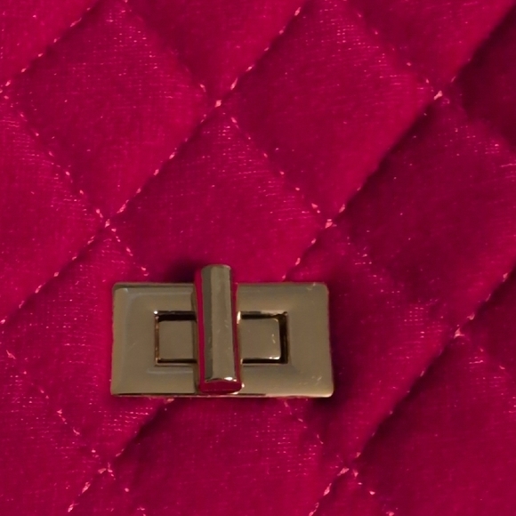 Elegant Pink Quilted Bag - Picture 4 of 8